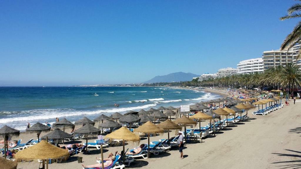 Appartamento Marbella Luxury Frontline Beach W Panoramic View Esterno foto